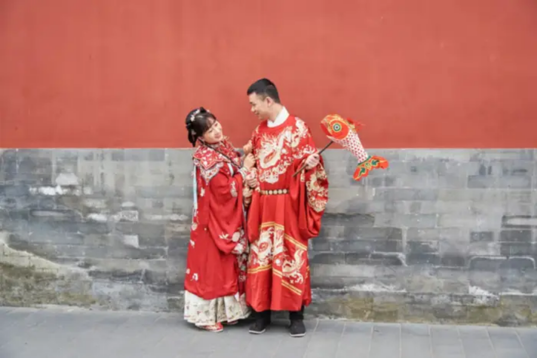 Батьки в Китаї вигадали спосіб, щоб змусити дітей одружуватися