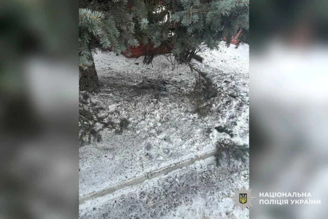 У Полтаві чоловік кинув гранату на вулиці, пошкоджено авто