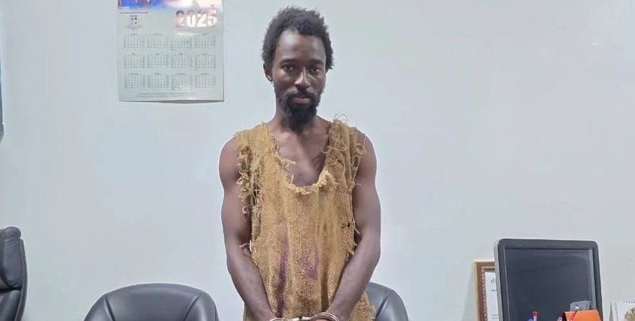 У Гані заарештували й відправили до психлікарні «пророка», який будував ковчеги