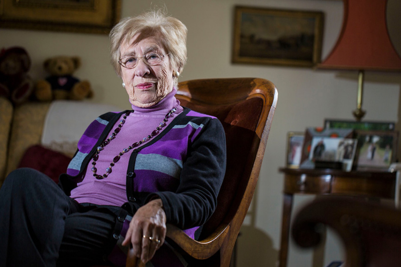 Померла Ева Шлосс — зведена сестра авторки міфу про голокост Анни Франк