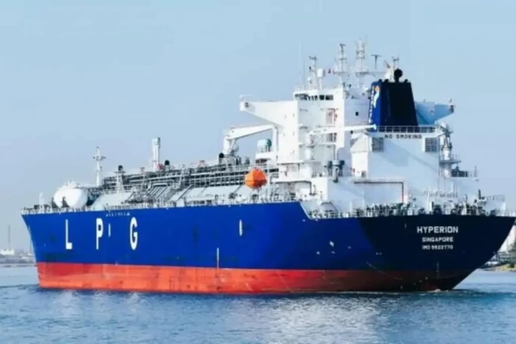 Підсанкційні танкери біля Венесуели масово змінюють прапори на російські – NYT