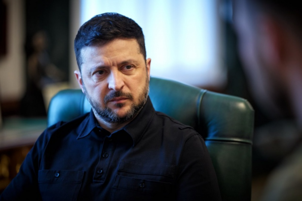 Євгеній розповів… Маша зайшла…