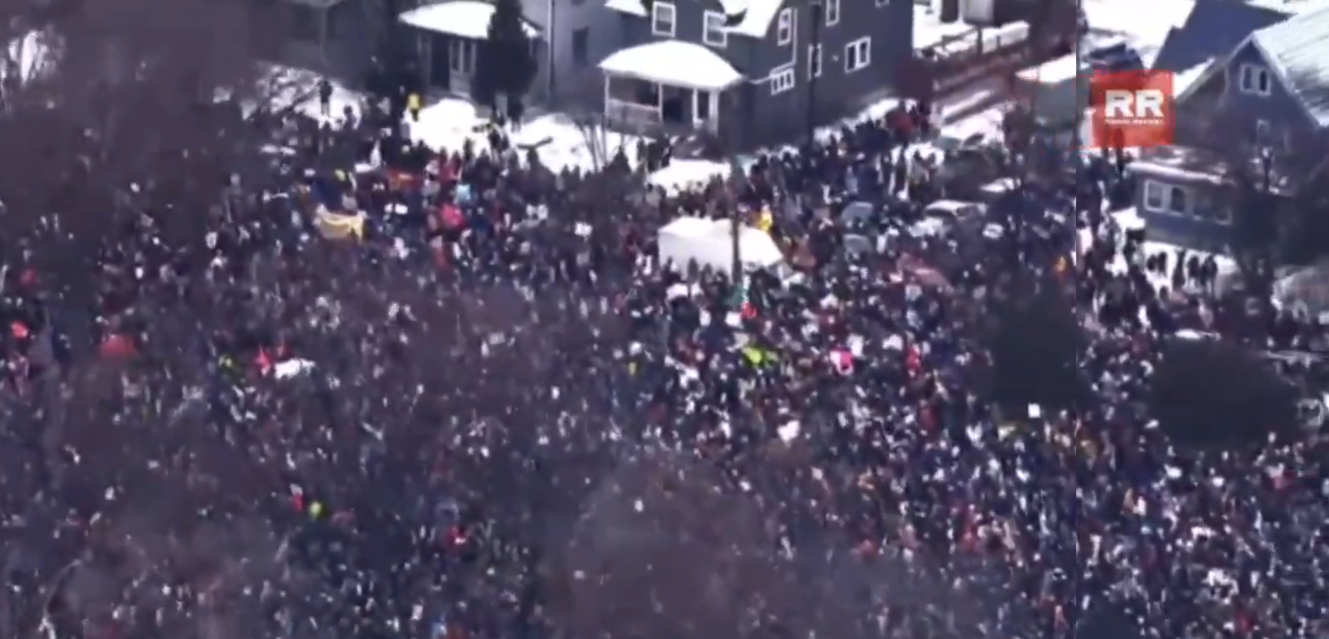 «Геть ICE з нашого міста»