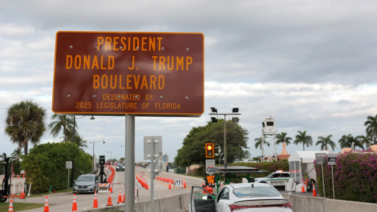 У Флориді на честь Трампа перейменували дорогу, якою він їздить до своєї резиденції