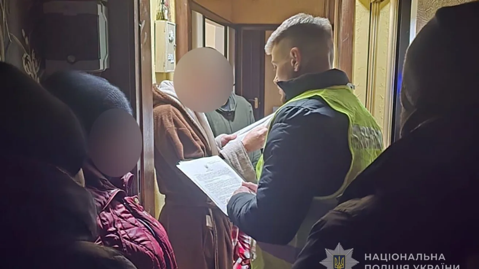 Створили фейковий коледж і «працевлаштовували» туди чоловіків