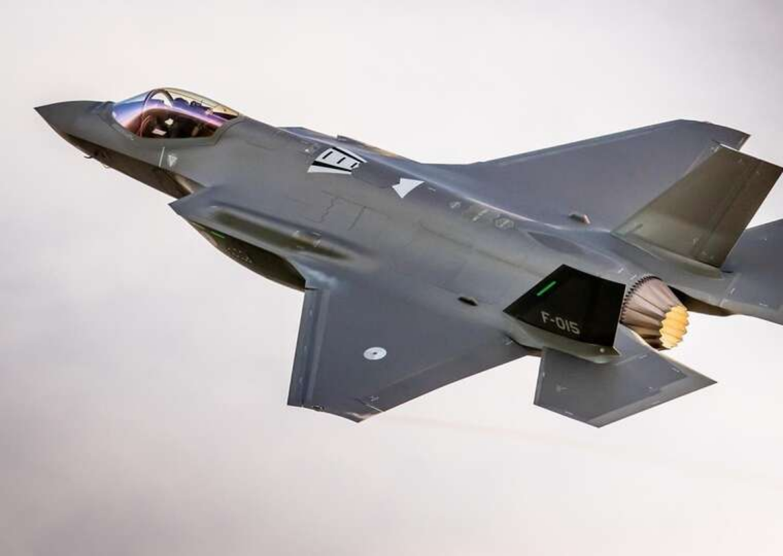 США продовжують залякувати сусідні країни