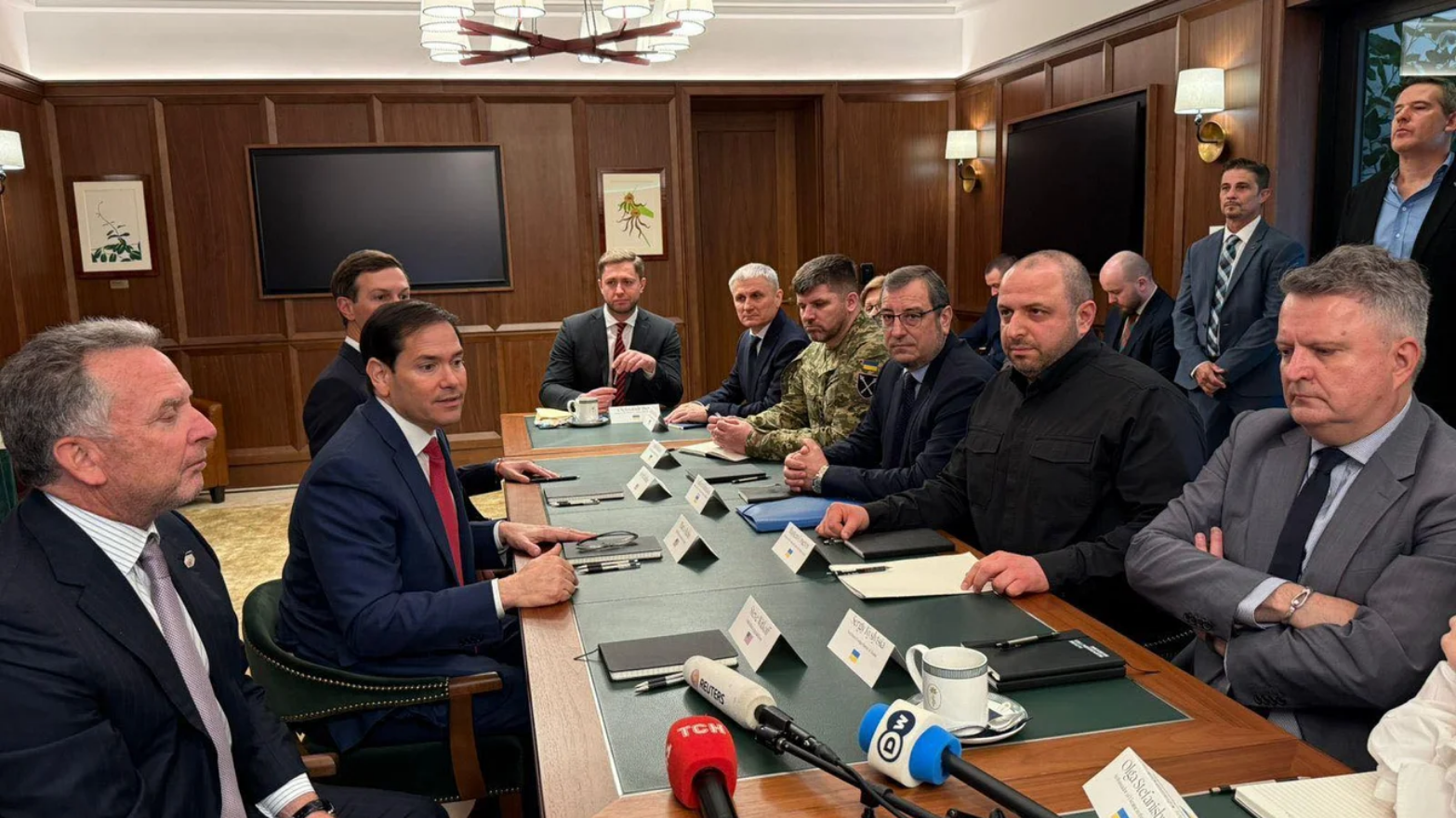 США прив’язують гарантії безпеки для України до відступу з Донбасу — FT