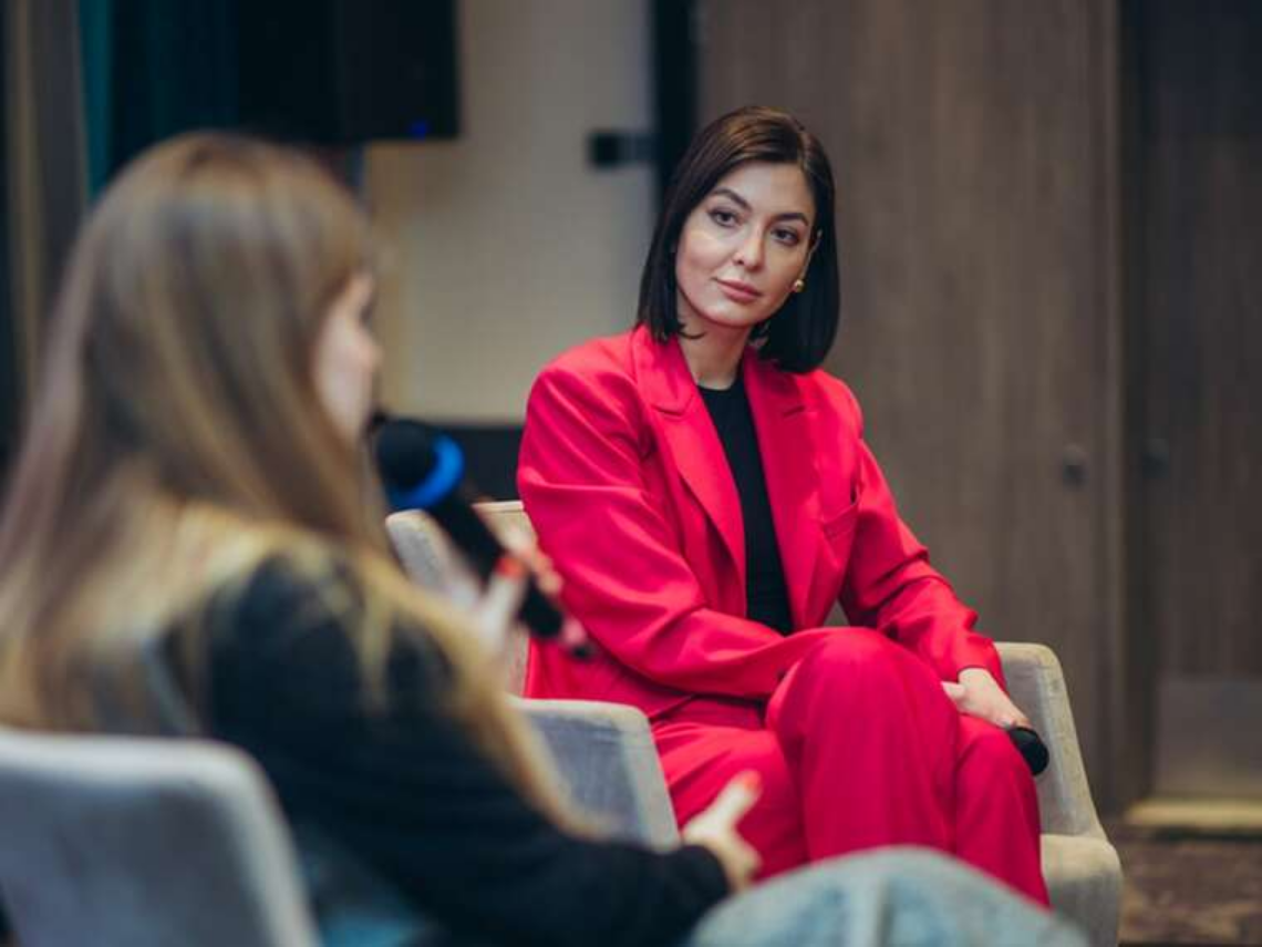 Апологетка Єрмака - Зеленського чкурнула до Америки. А як же Україна?