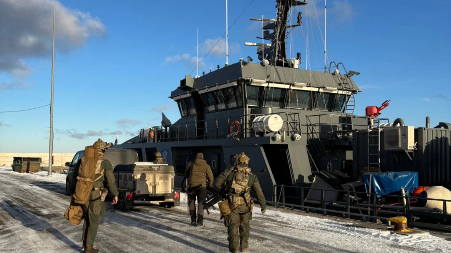 Естонія затримала контейнеровоз із росіянами на борту, який прямував до Санкт-Петербурга