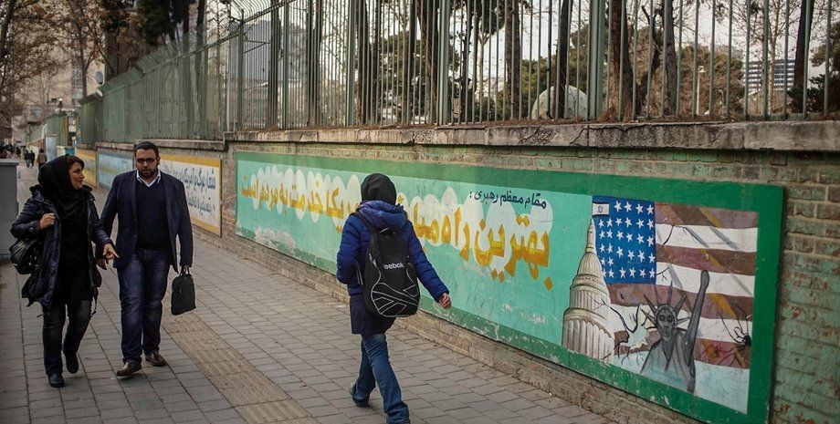 «Вибирайтеся через Вірменію»: США закликали своїх громадян негайно покинути Іран