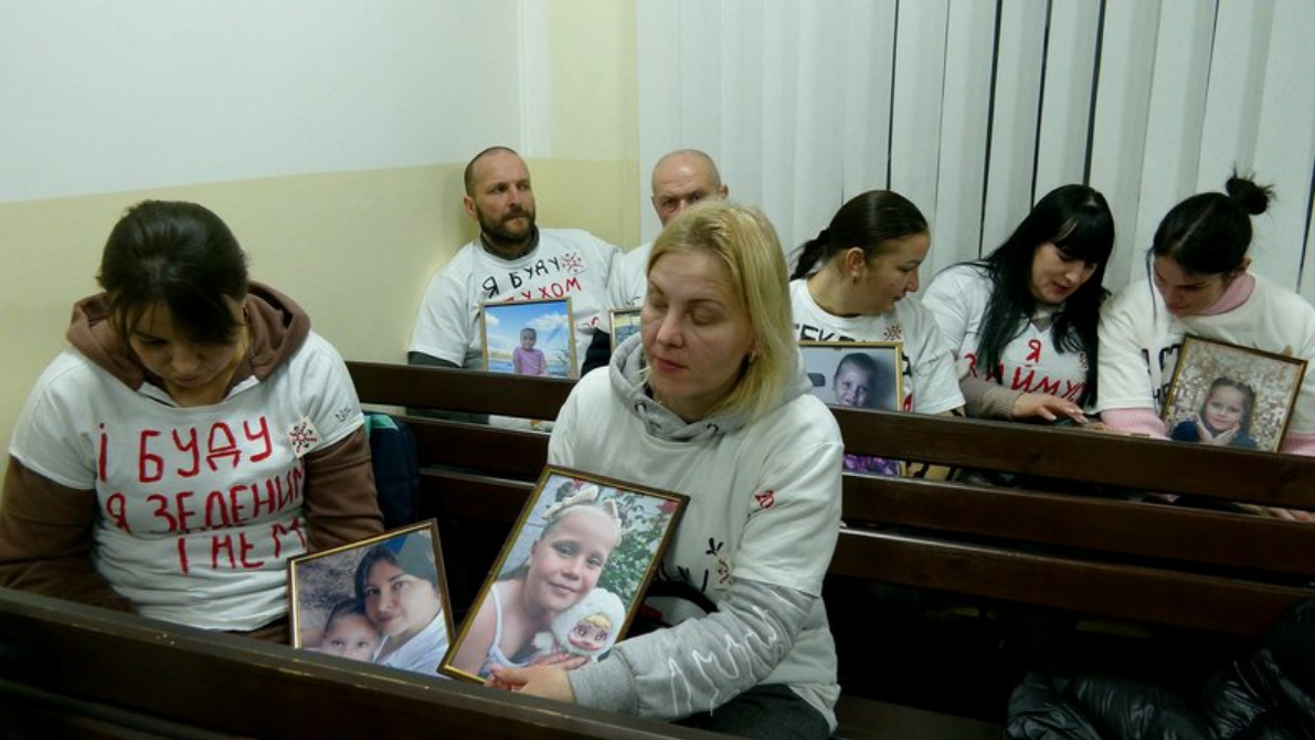 Люди, які прийшли на судове засідання 3 лютого