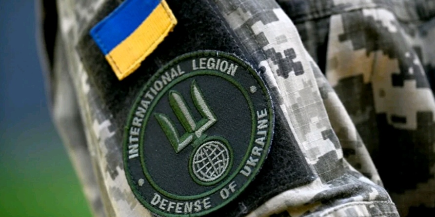 Розпуск «Інтернаціонального легіону»: чому іноземці не хочуть іти в штурмові полки ЗСУ — Le Monde