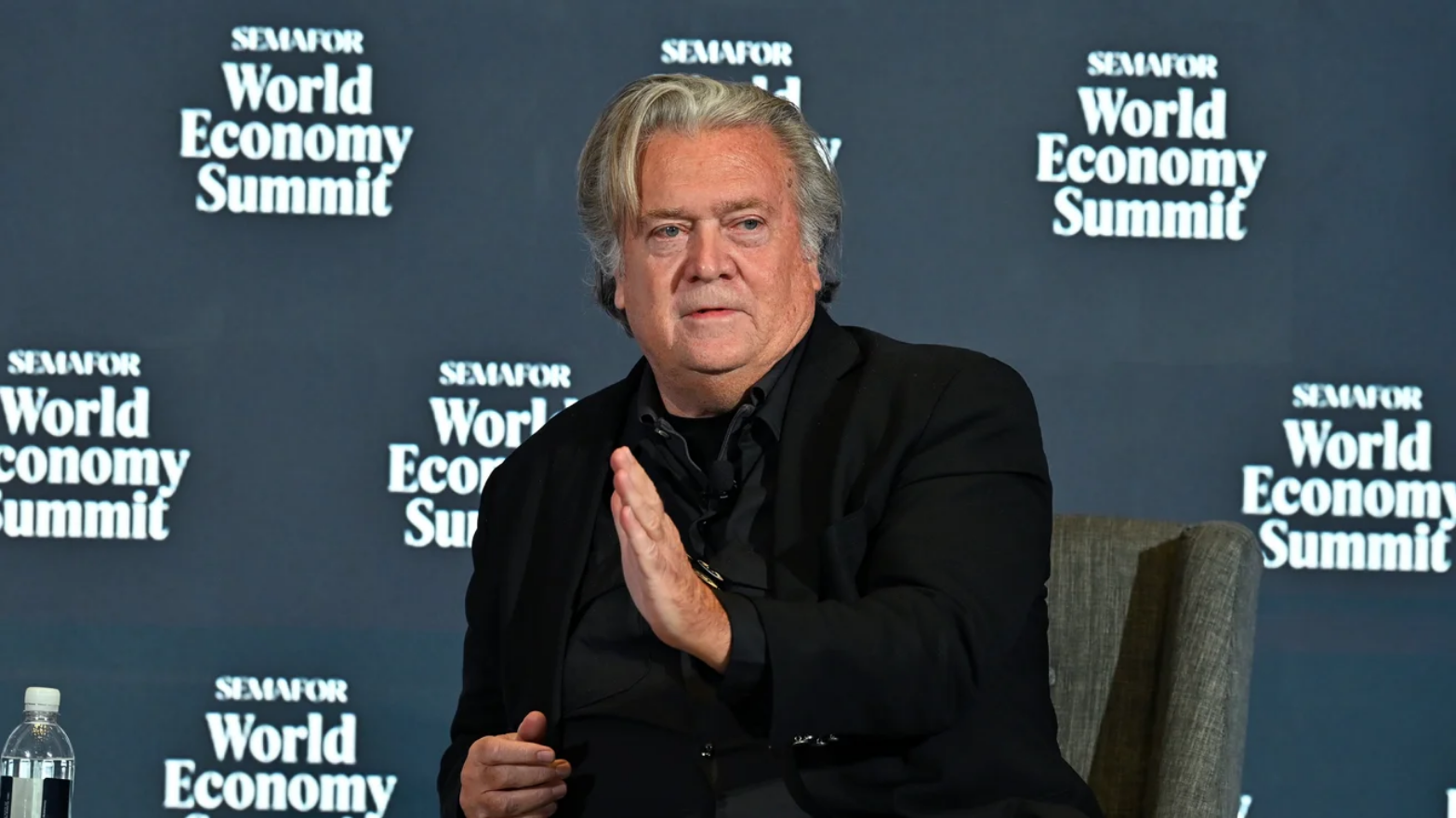 У «файлах Епштейна» знайшли листування ексрадника Трампа