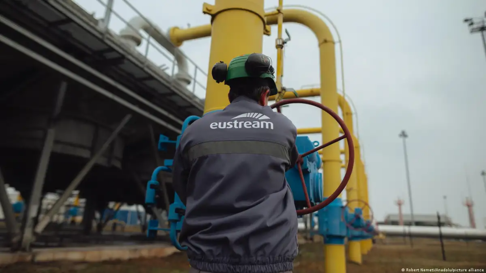 Угорщина погрожує більше не постачати газ та електроенергію до України