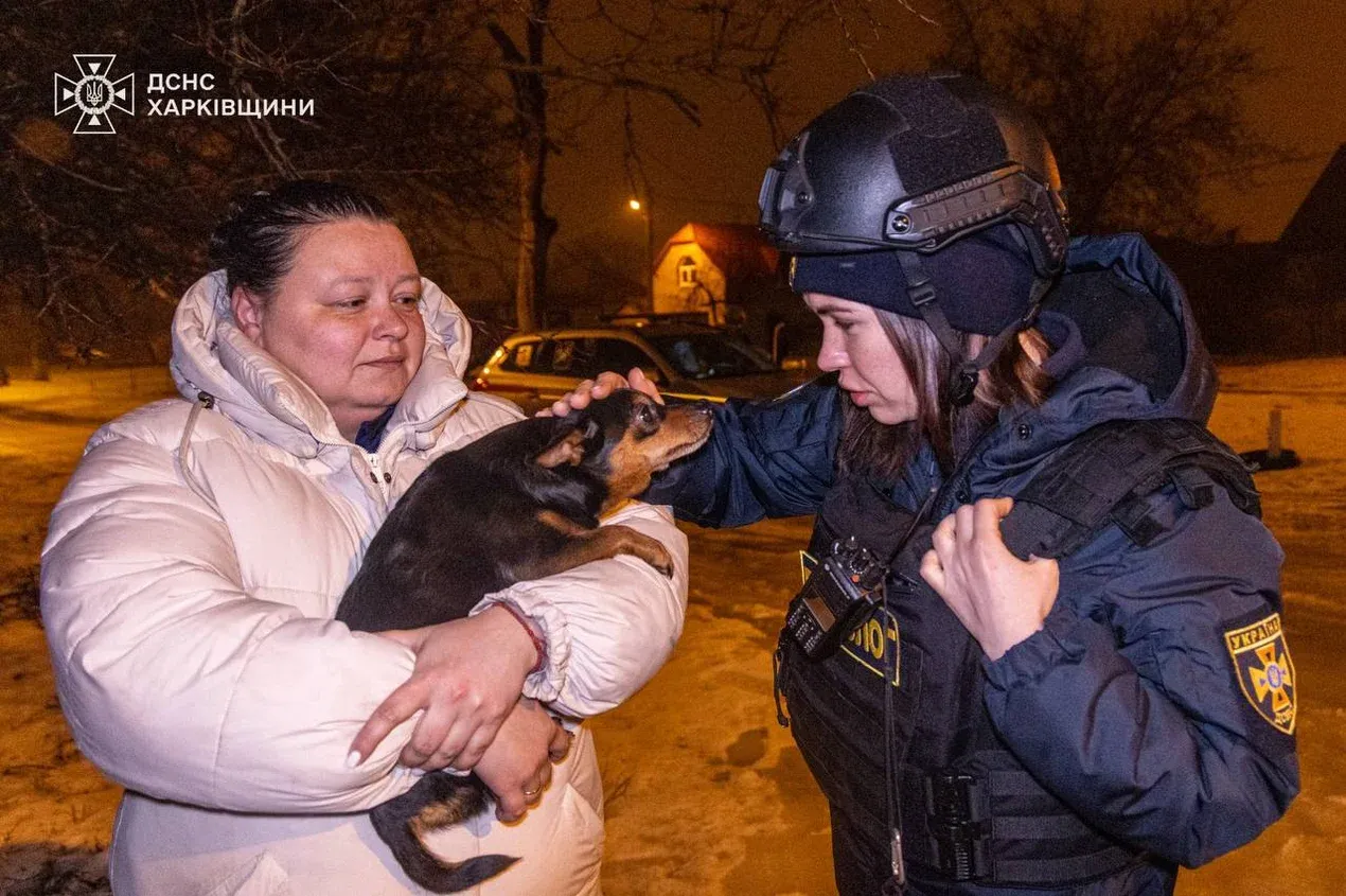 Щонайменше 23 постраждалих унаслідок нічної атаки на Україну_3