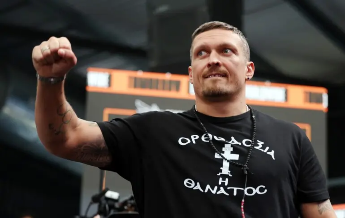 Усик офіційно проведе наступний бій проти легендарного кікбоксера