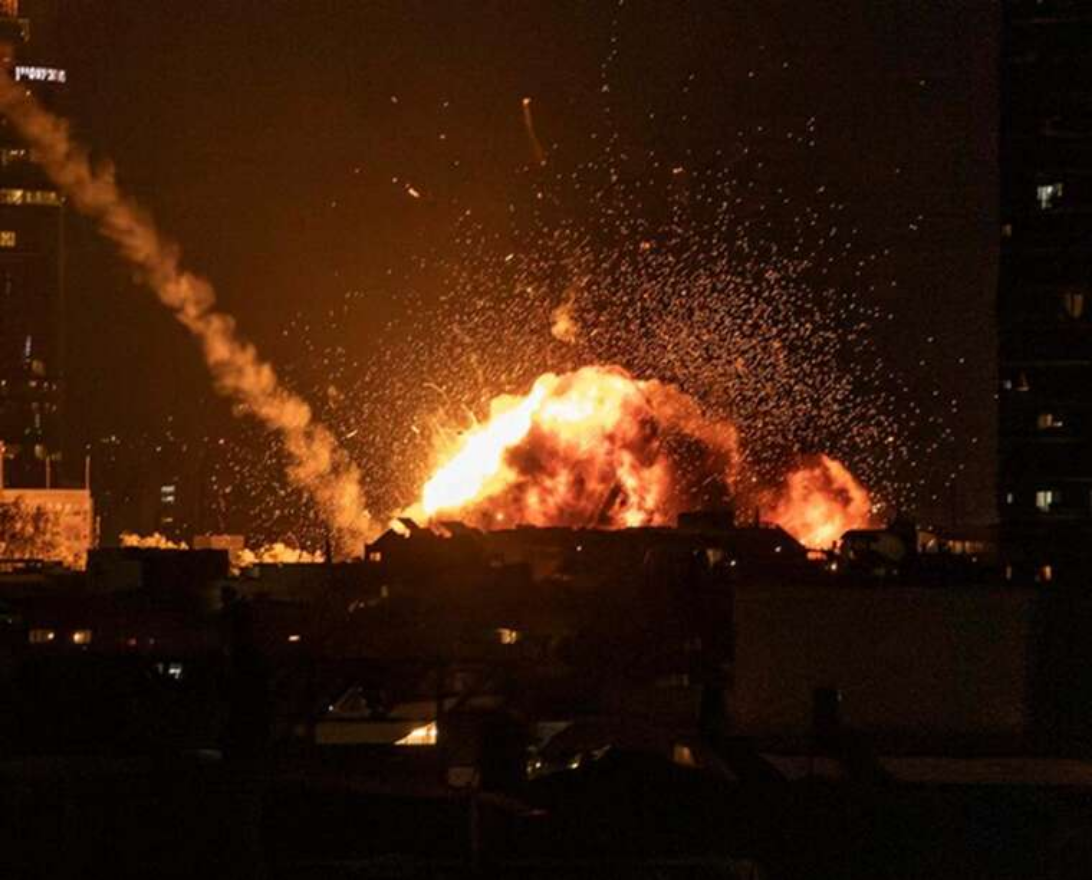 Китайське ТБ показало масштабні руйнування в центрі Тель-Авіва після атаки Ірану