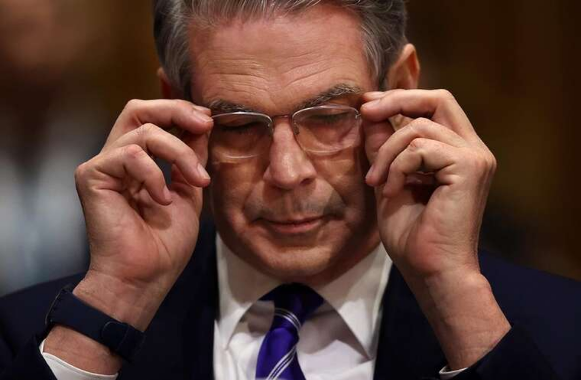 США готують масштабну повітряну операцію проти ракетного потенціалу Ірану, – Бессент