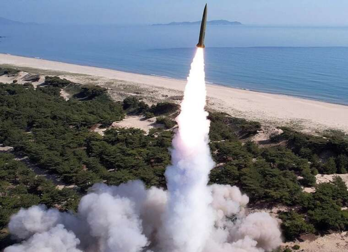 Північна Корея запустила понад 10 балістичних ракет у бік Японського моря