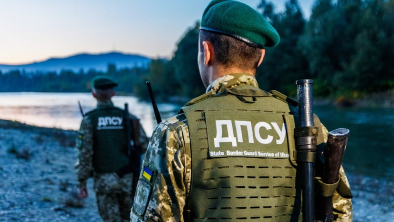Офіцер ДПСУ втік за кордон під час служби на Закарпатті