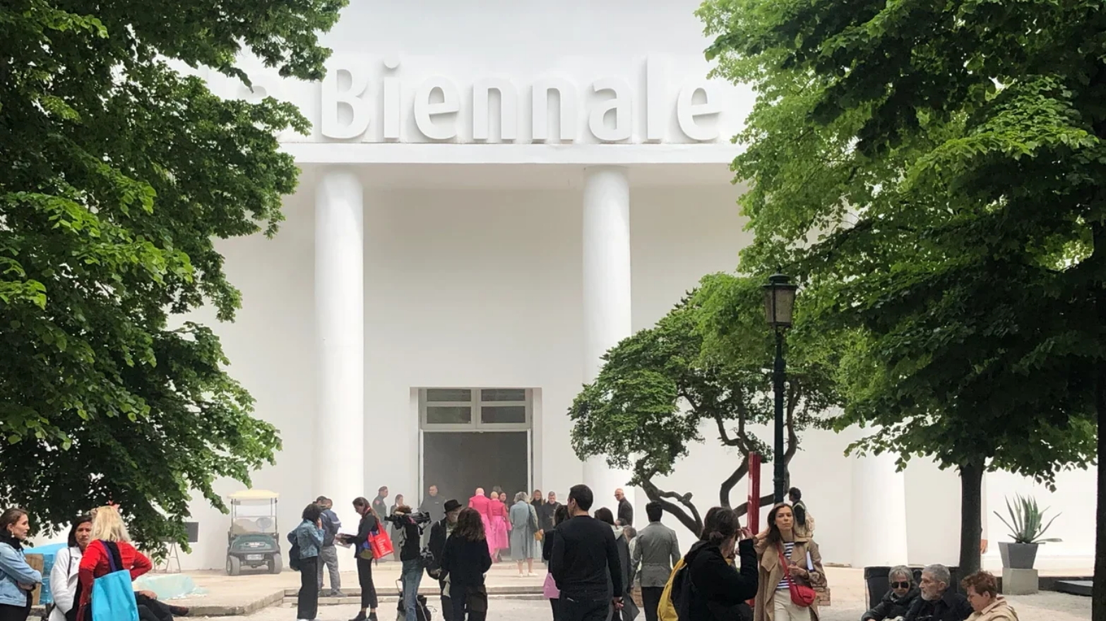 Депутати Європарламенту закликали Єврокомісію не допустити росію до участі в бієнале