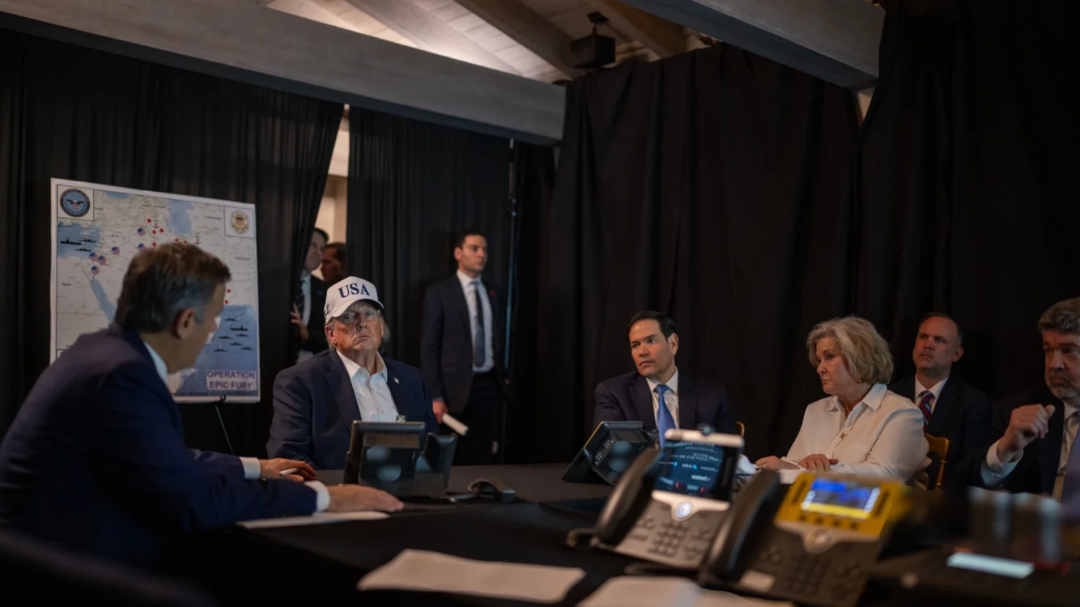 Трамп готовий припинити війну проти Ірану й без розблокування Ормузької протоки — WSJ