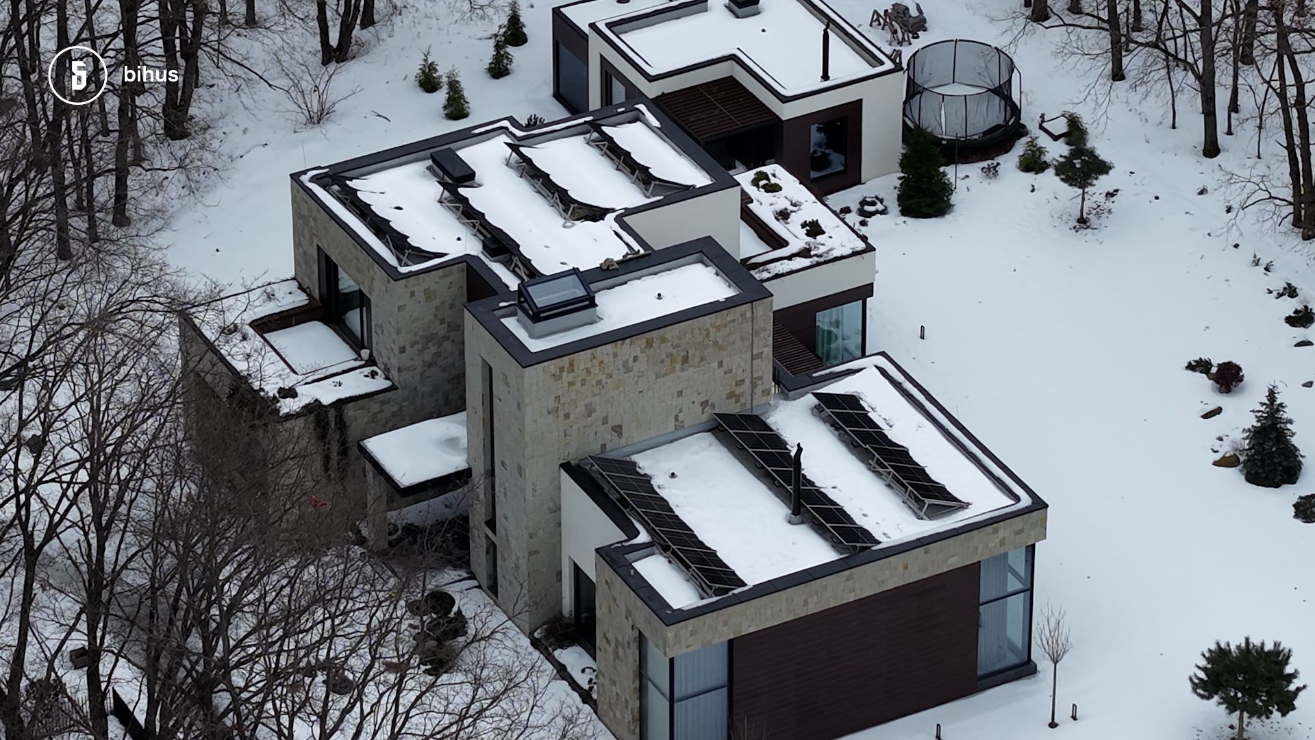 Маєток-«привид» і BMW за 150 тисяч доларів_1