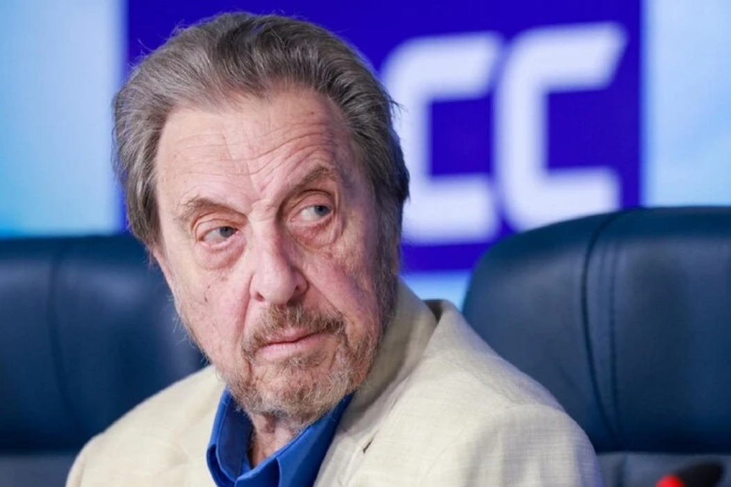 Батько Маска приїхав до росії та заявив, що хотів би побачити хокейний матч рф – США