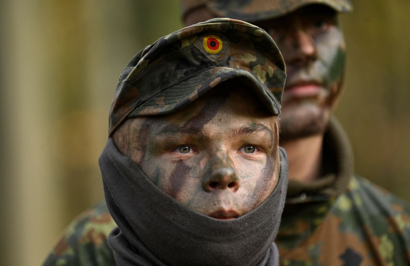 Німеччина хоче пом’якшити умови нових правил виїзду чоловіків за кордон після розголосу— Politico