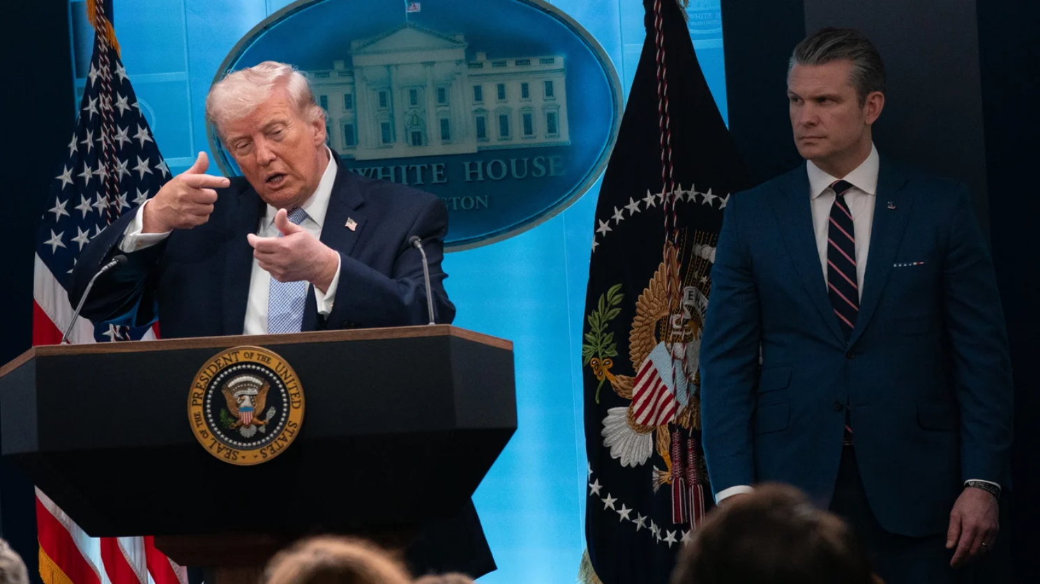 Гегсет вводить в оману Трампа неправдивими й хвалькуватими звітами щодо війни в Ірані — WP