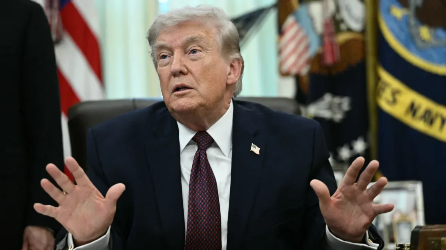 Трамп погрожує знищувати всі іранські кораблі після початку блокади портів Ірану