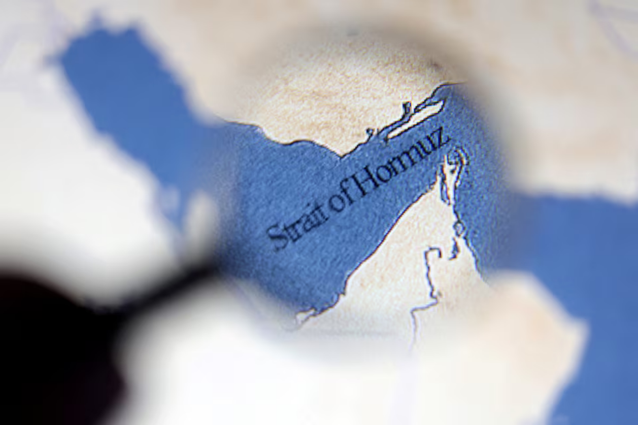 Кілька підсанкційних танкерів пройшли Ормузькою протокою, попри блокаду США