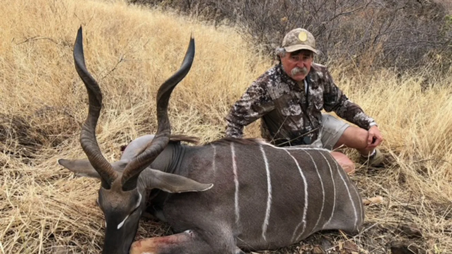 Американського мисливця-мільйонера насмерть розтоптали слони, коли він полював на антилоп