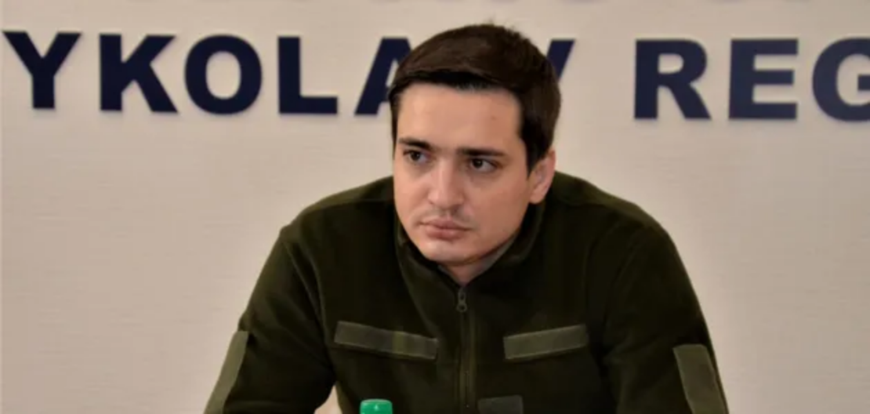 Молодий прокурор, який виїхав в Швецію, вимагає доплатити йому майже 5 млн зарплати