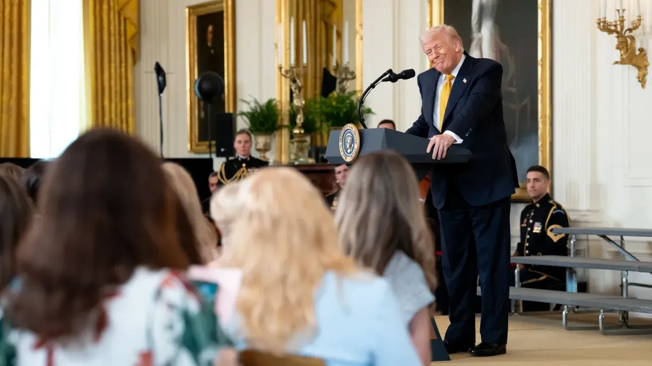 НАТО прогнозує, що Трамп виведе ще більше військових із Європи, зокрема з Італії — Bloomberg