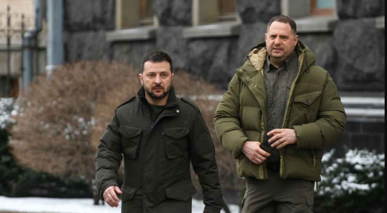 Корупційний скандал в Україні може стати на заваді прагнення Зеленського до ЄС, — Politico