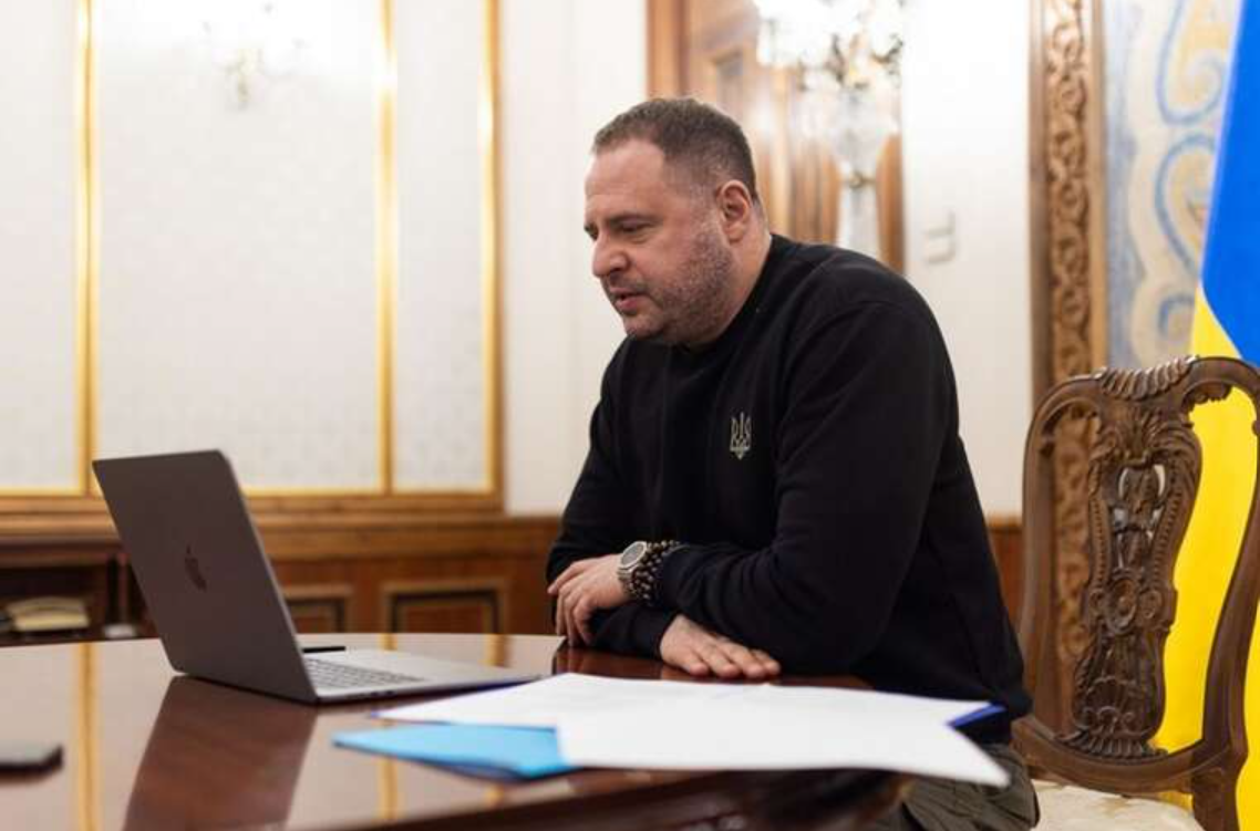 Справа Єрмака: ВАКС навмисно оголошує рішення вранці, щоб уберегти Єрмака від СІЗО