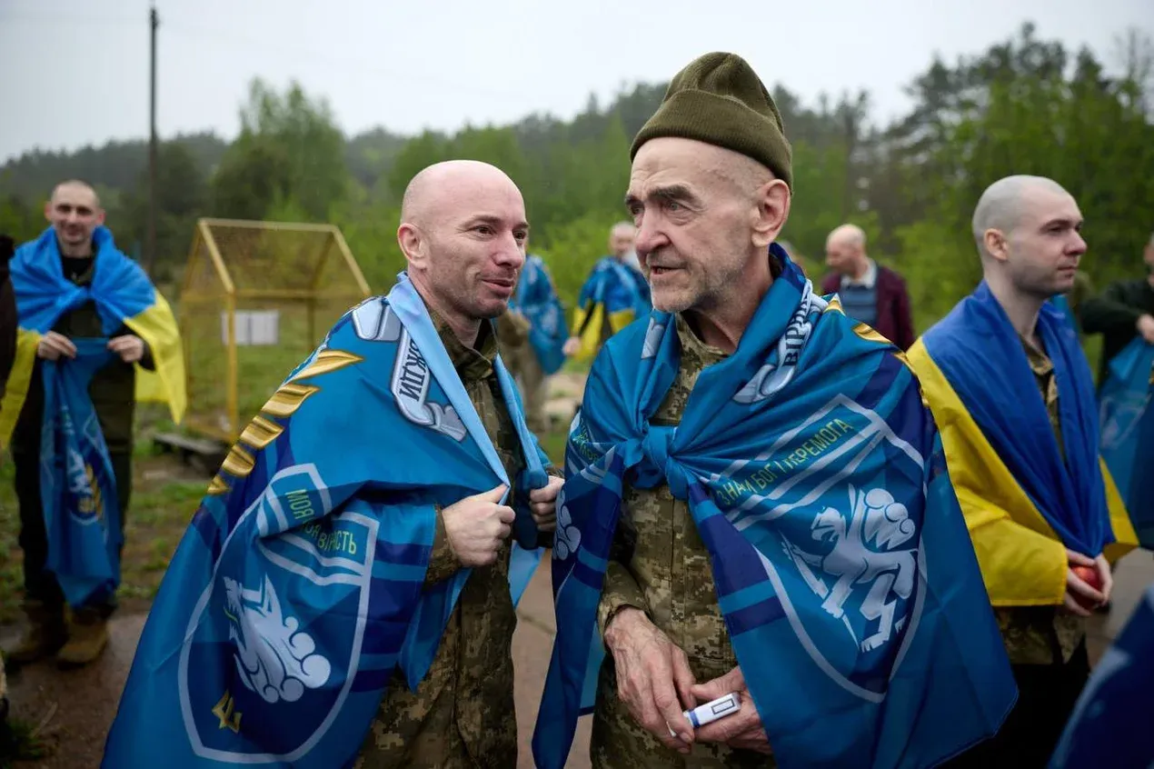 З російської неволі повернулися 205 українців. Це перший етап обміну «1000 на 1000»