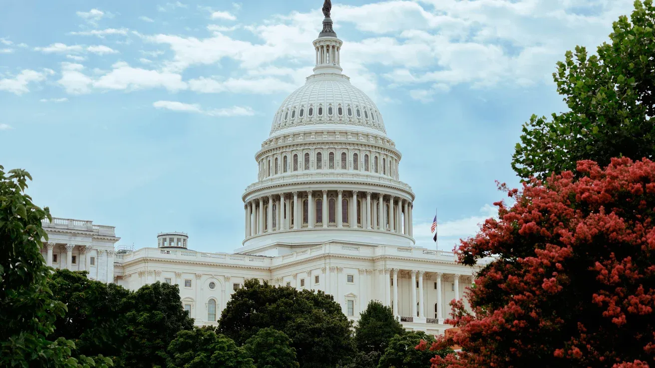 Сенат США хоче змусити Трампа припинити війну проти Ірану