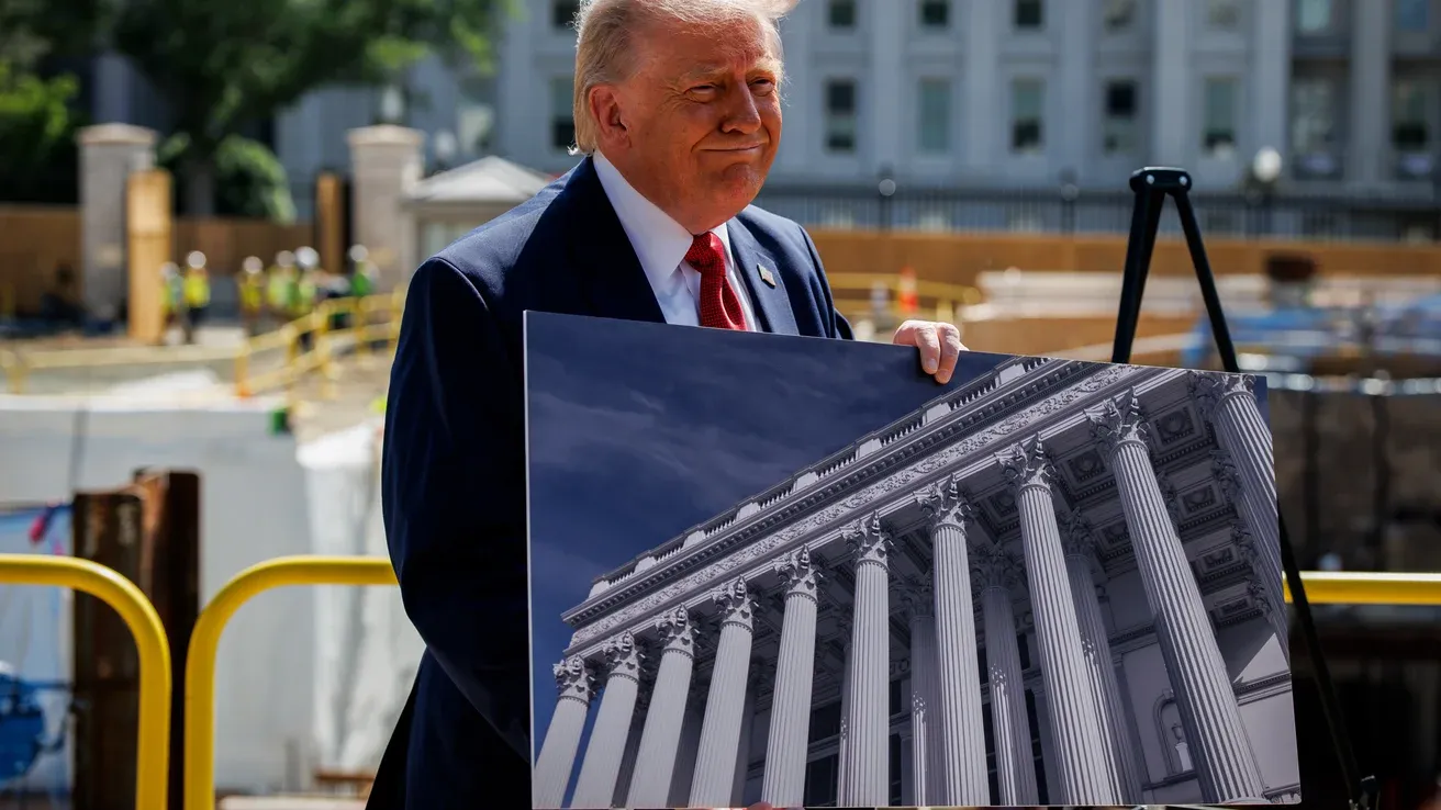 Трамп обіцяє створити у своїй бальній залі порт для «необмеженої» кількості дронів