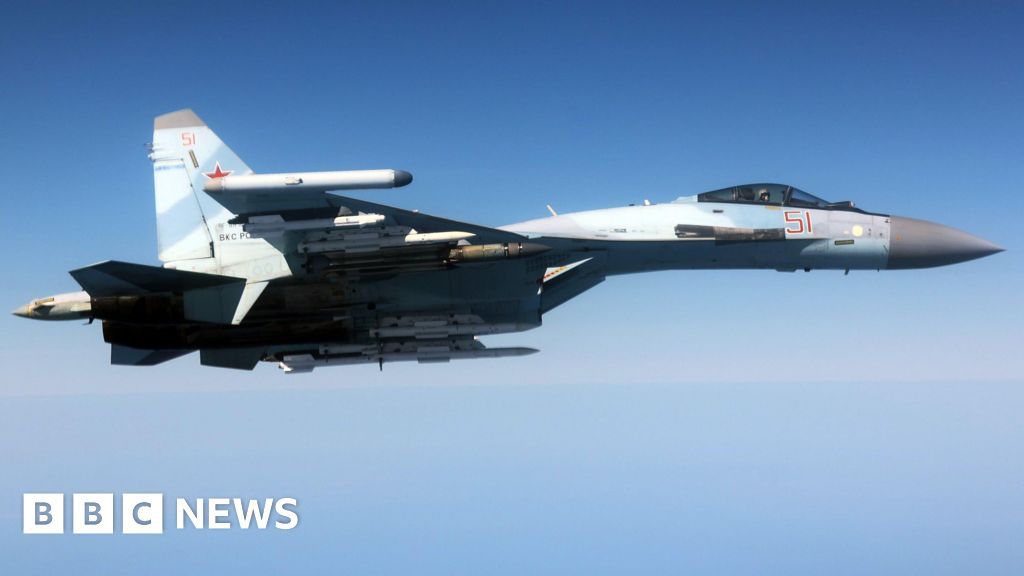 Винищувач рф перехопив британський літак, що патрулював над Чорним морем