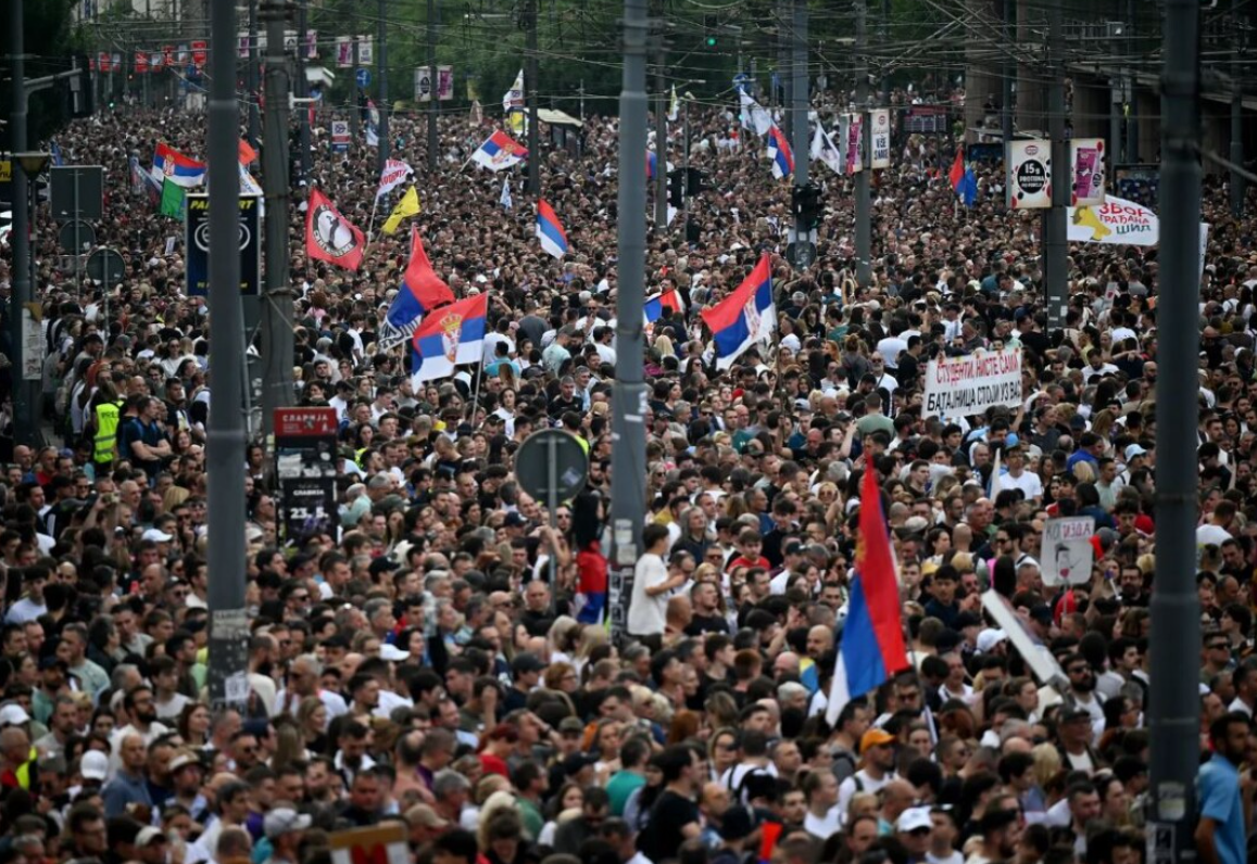 У Сербії пройшли багатотисячні протести проти уряду та президента Вучича