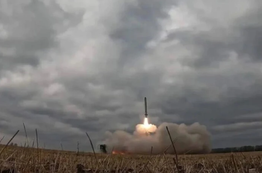 росіяни самі іронізують над ударом «Орєшніка» по трьох гаражах