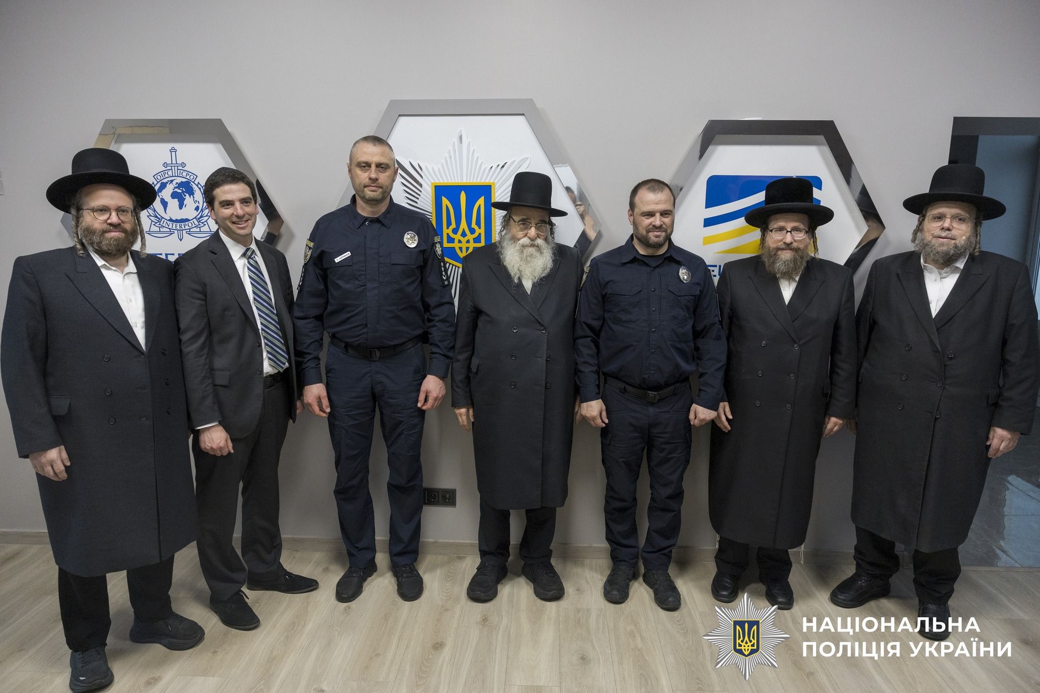 Немає ніякого антисемітизму. Є невігласи, нікчеми й пристосуванці при посадах!