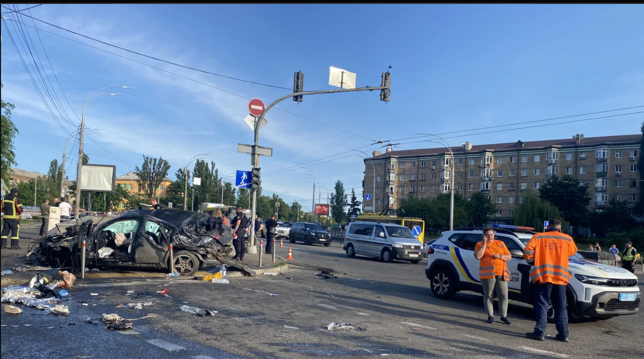 Водій, який в'їхав у підземний перехід, уже був учасником чотирьох ДТП