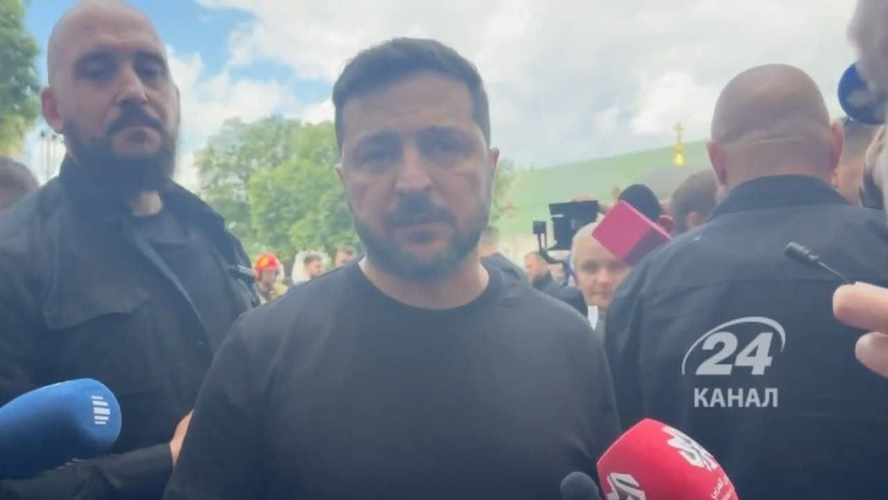 Поки Лавра під ударом, Зеленський радіє Резервному фонду