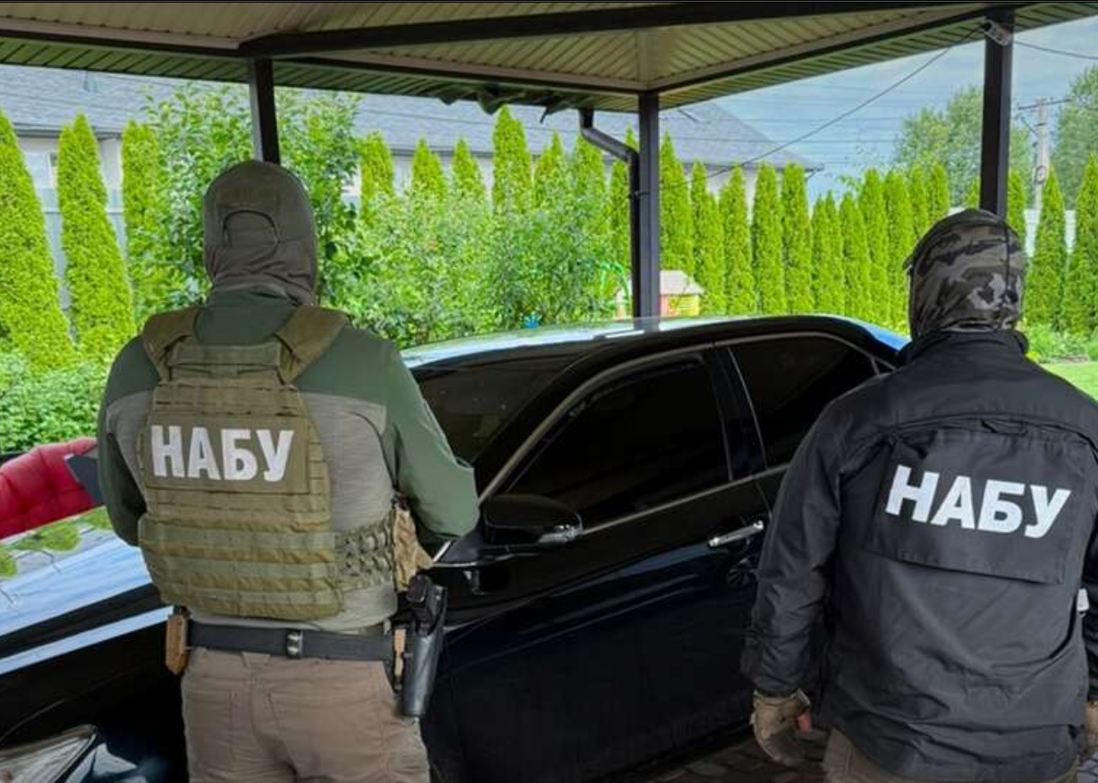 НАБУ й САП викрили СБУшника, який вимагав $150 тисяч за закриття кримінальної справи