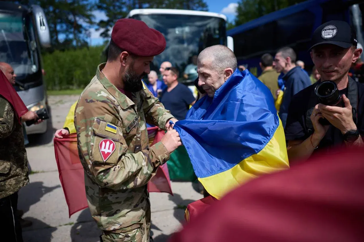 В Україну з російського полону повернули ще 160 військових, серед них — понад півсотні офіцерів_5
