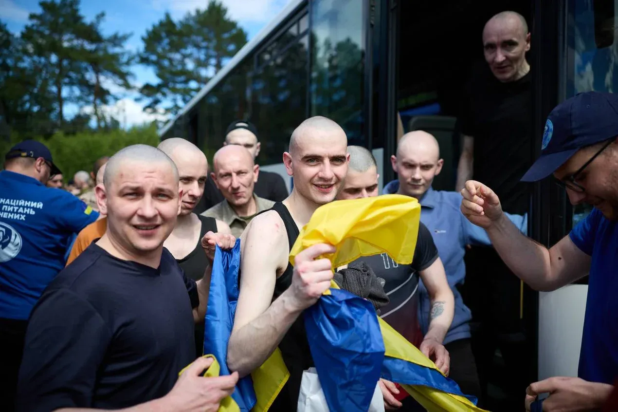 В Україну з російського полону повернули ще 160 військових, серед них — понад півсотні офіцерів_7