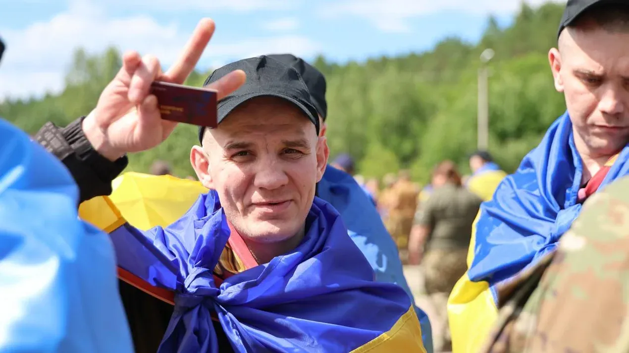 В Україну з російського полону повернули ще 160 військових, серед них — понад півсотні офіцерів_13